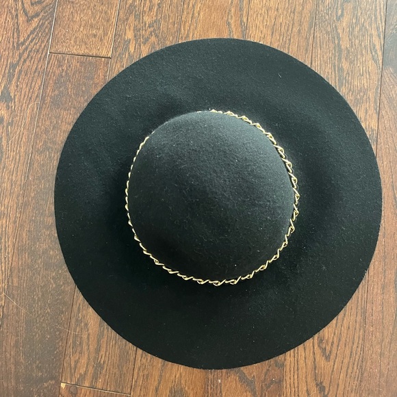 Target Black Wool Hat with Gold Chain - Picture 3 of 5